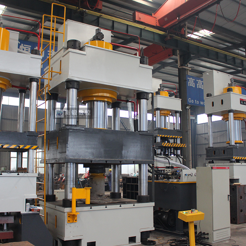 630噸油壓機三梁四柱液壓機定制壓力機